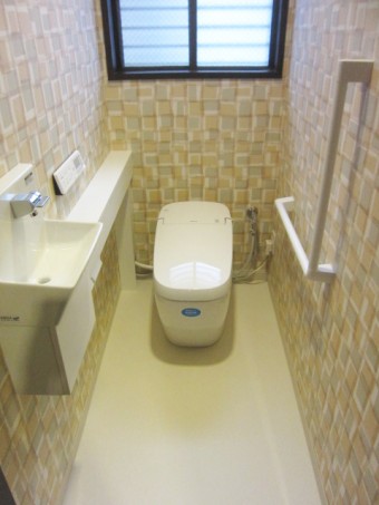 サティスGタイプリトイレ手洗いカウンター付きにお取替え